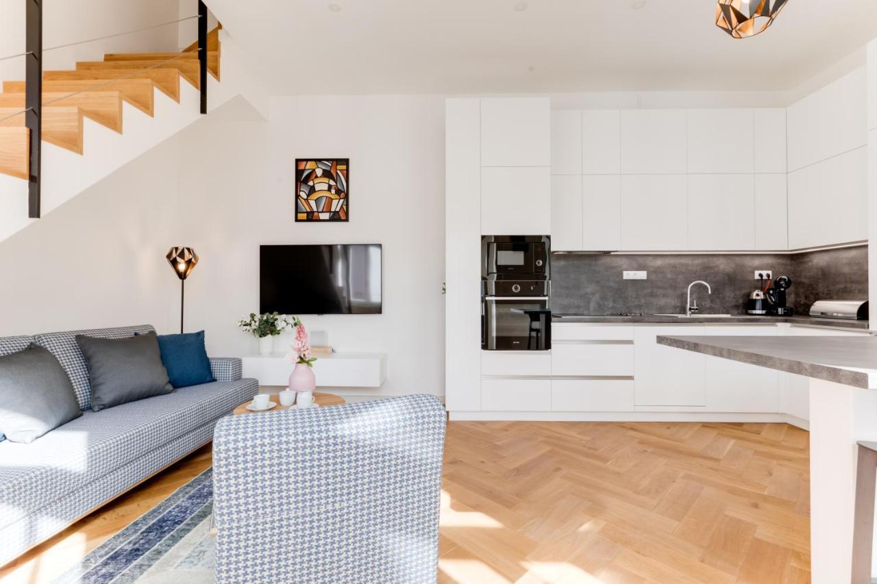 Andel Design Duplex, Ac, Garage Lägenhet Prag Exteriör bild
