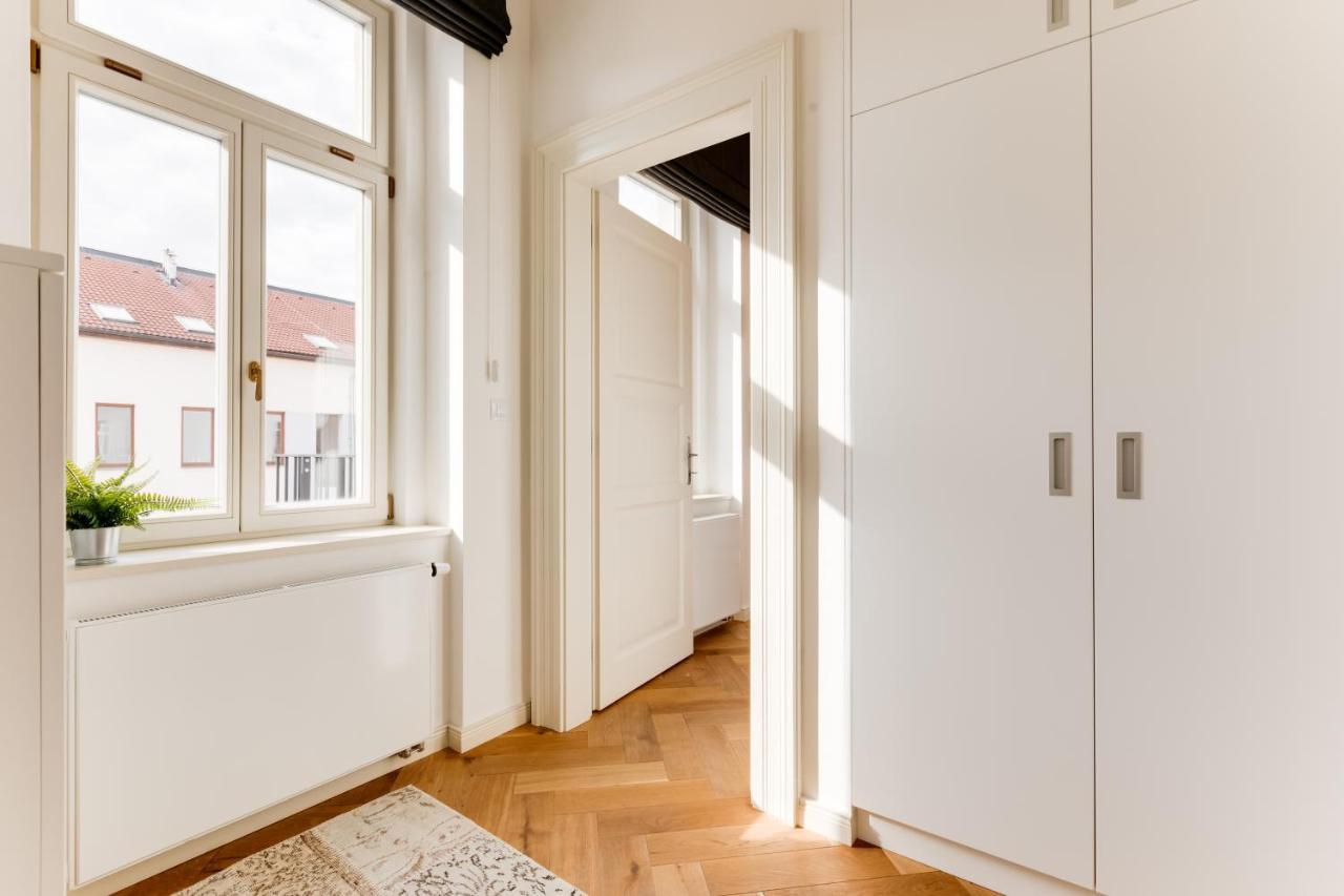 Andel Design Duplex, Ac, Garage Lägenhet Prag Exteriör bild