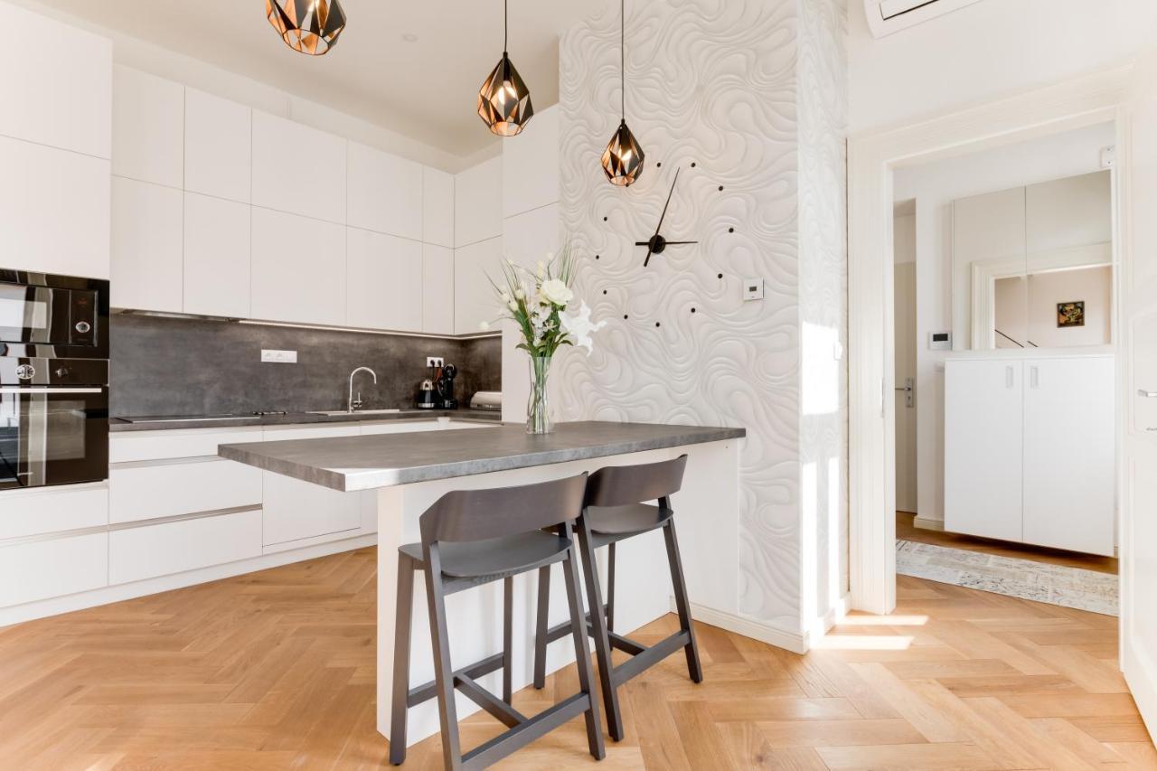 Andel Design Duplex, Ac, Garage Lägenhet Prag Exteriör bild